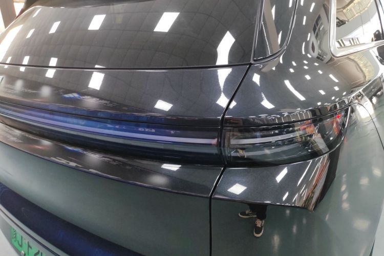 理想汽车 理想L6 2025款 Pro 智能焕新版车身外观9