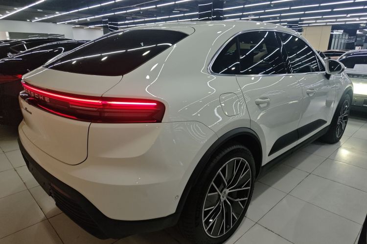 保时捷 Macan新能源 2024款 Macan 长续航版车身外观7