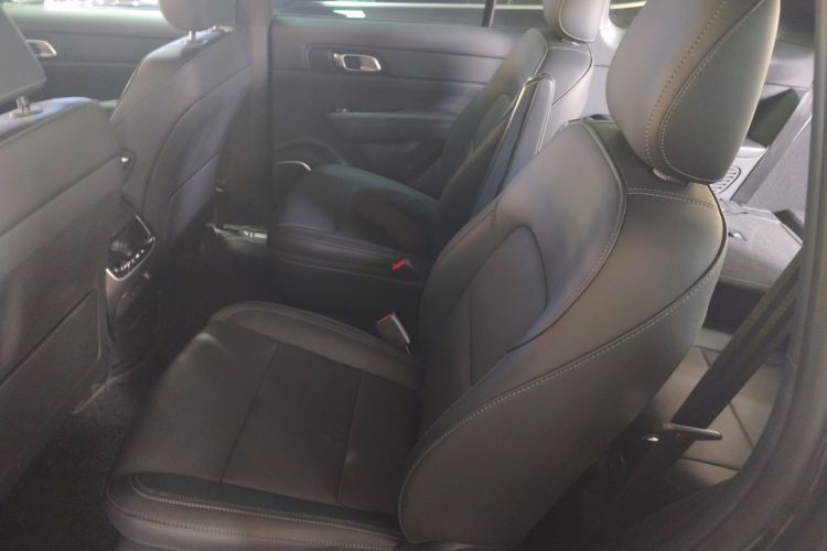 理想汽车 理想ONE 2021款 增程6座版中控内饰21