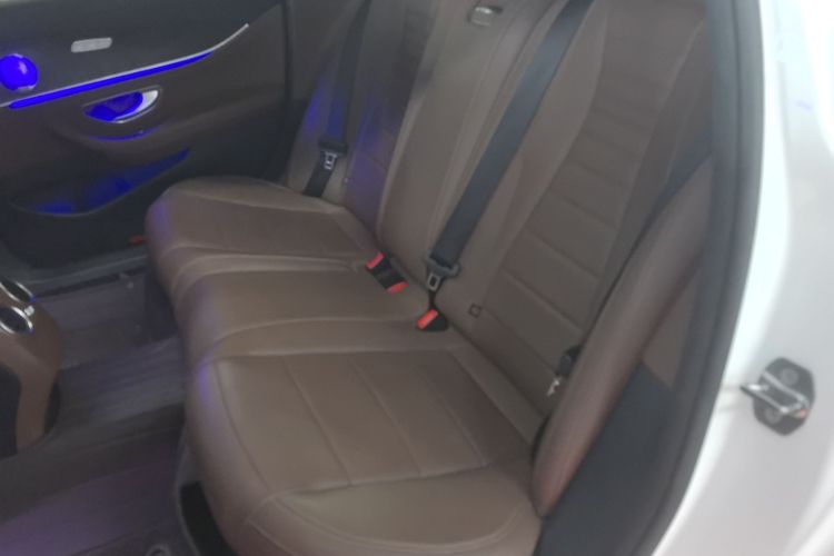 奔驰E级 2019款 E 260 L 运动型中控内饰7004