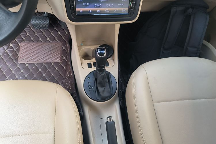 斯柯达 晶锐 2014款 1.4L 自动晶致版中控内饰18