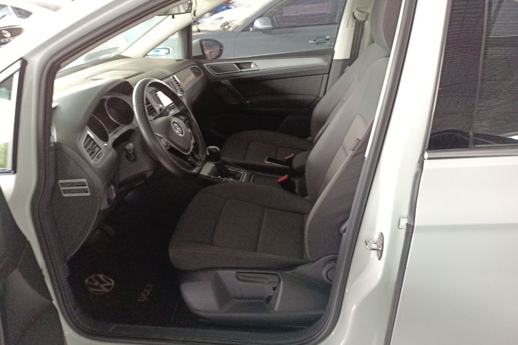 大众 高尔夫·嘉旅 2016款 230TSI 自动进取型中控内饰19