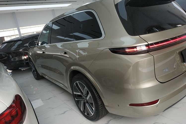 理想汽车 理想L9 2022款 Max车身外观4
