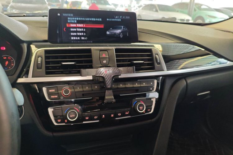宝马3系 2019款 320Li M运动套装中控内饰16