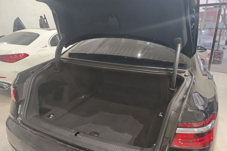 奥迪A8 2021款 A8L 55 TFSI quattro 豪华型机舱底盘23