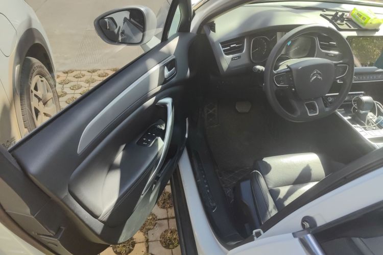 雪铁龙C5 2019款 350THP ORIGINS百年臻享版中控内饰7003