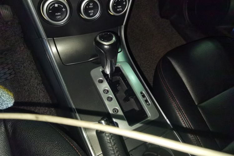 马自达6 2013款 2.0L 自动时尚型中控内饰18