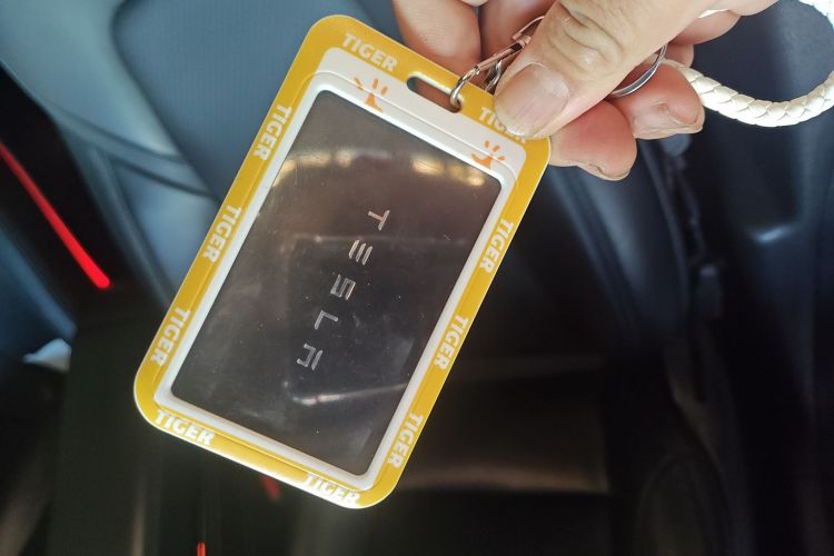 特斯拉 Model Y 2021款 标准续航后驱版中控内饰11