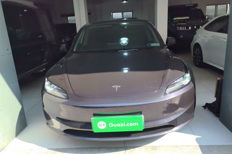 特斯拉 Model 3 2023款 后轮驱动版车身外观2