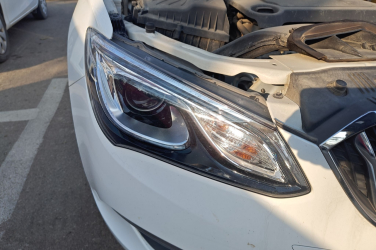 别克 英朗 2015款 15N 自动进取型车身外观8