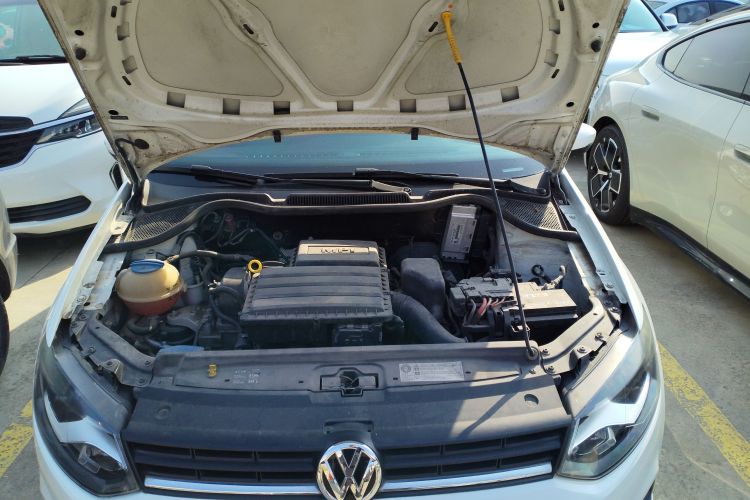 大众 Polo 2016款 1.4L 自动风尚型机舱底盘24