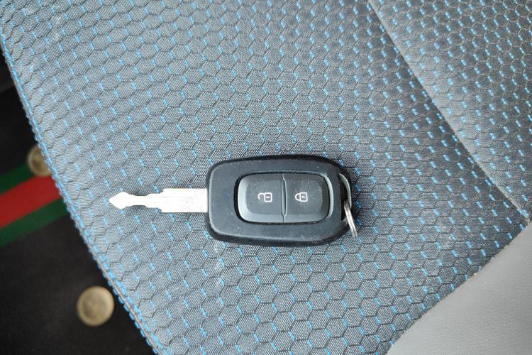 雷诺 e诺 2019款 e尚型中控内饰11