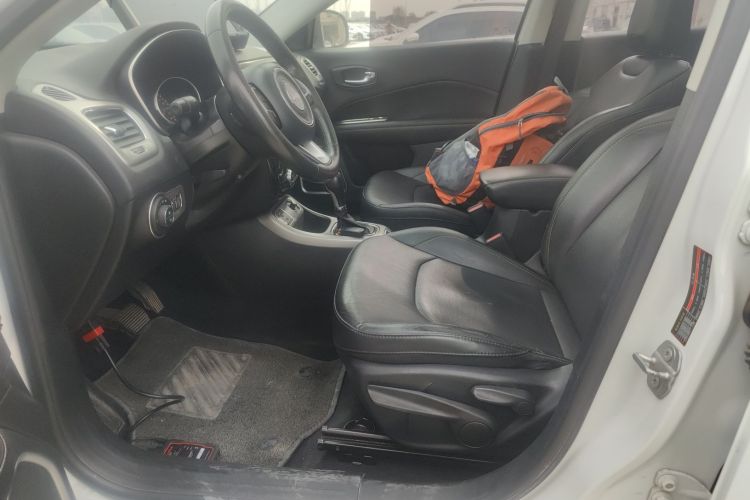 Jeep 指南者 2017款 200T 自动家享版局部细节19