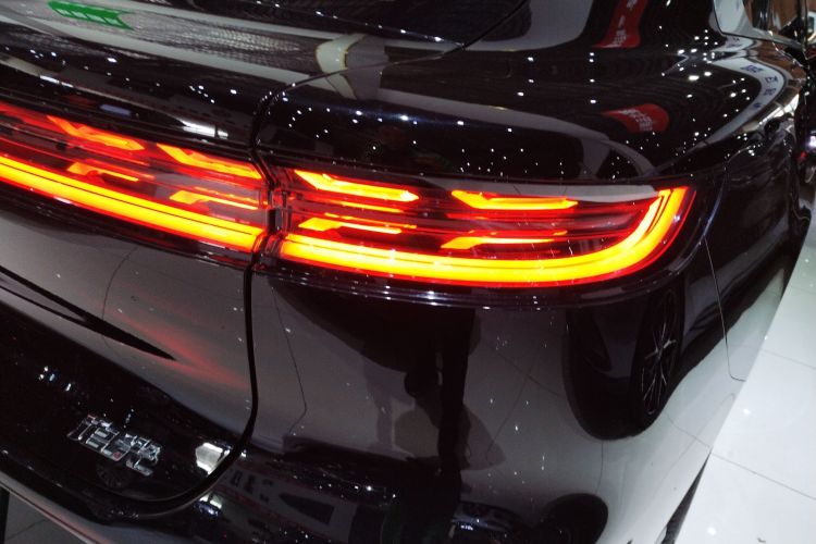 岚图汽车 岚图追光 2024款 PHEV 四驱超长续航行政版车身外观6006