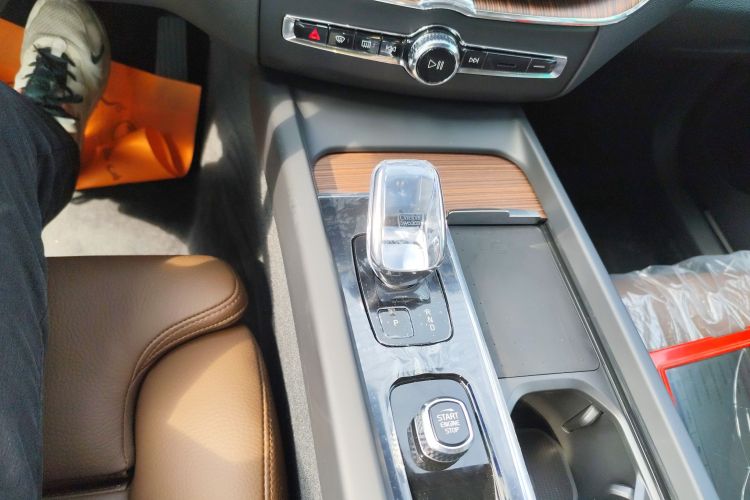 沃尔沃XC60 2025款 B5 四驱智远豪华版中控内饰18