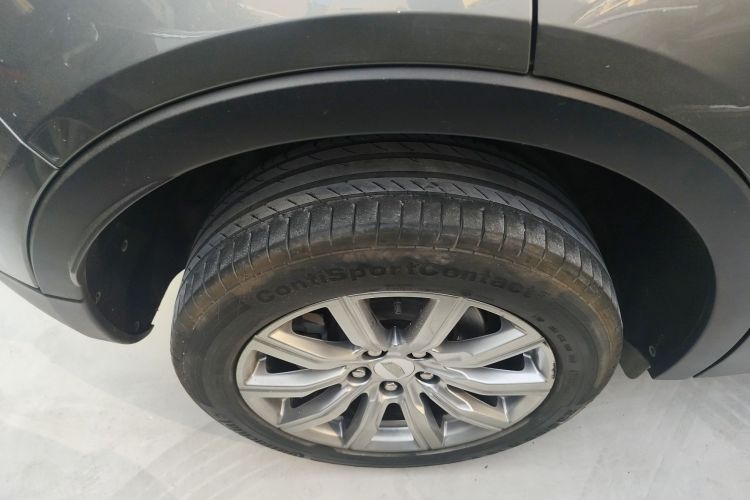 凯迪拉克XT4 2018款 28T 四驱领先型车身外观56