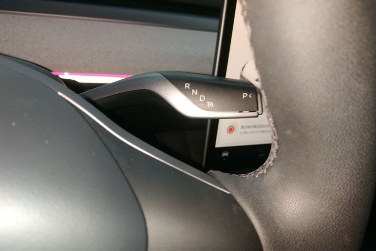 特斯拉 Model Y 2023款 长续航全轮驱动版局部细节18