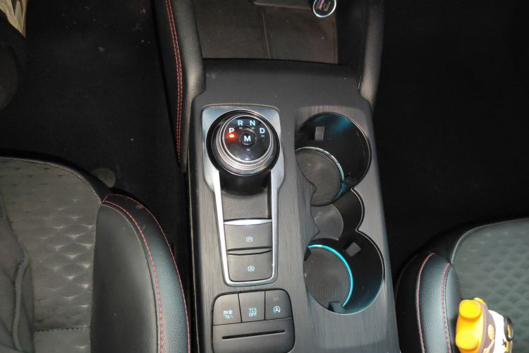 福特 福克斯 2020款 三厢 EcoBoost 180 自动ST Line局部细节18