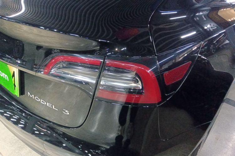 特斯拉 Model 3 2021款 标准续航后驱升级版 3D6车身外观6006