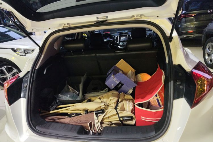 长安 逸动 2015款 1.6L 自动俊酷型 国V机舱底盘23