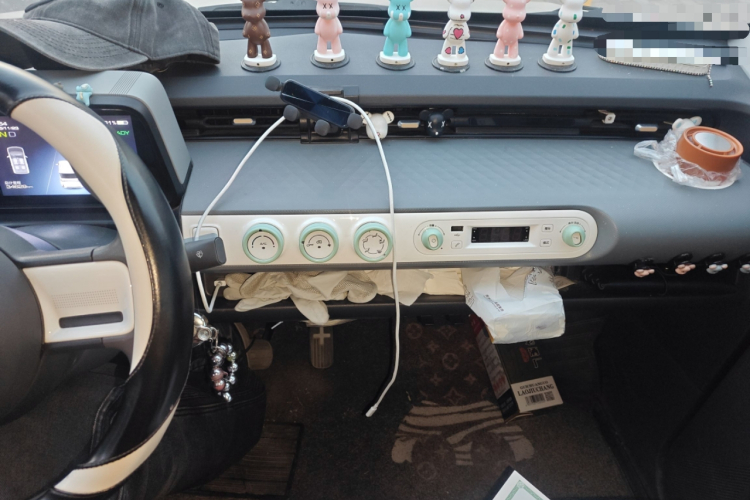 五菱汽车 宏光MINIEV 2022款 GAMEBOY 200km 玩咖款 磷酸铁锂中控内饰16