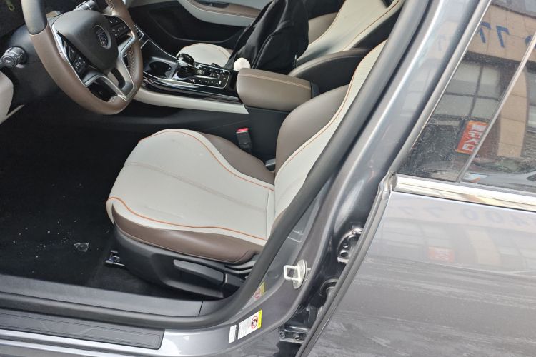 比亚迪 秦PLUS 2024款 荣耀版 EV 420KM领先型中控内饰19