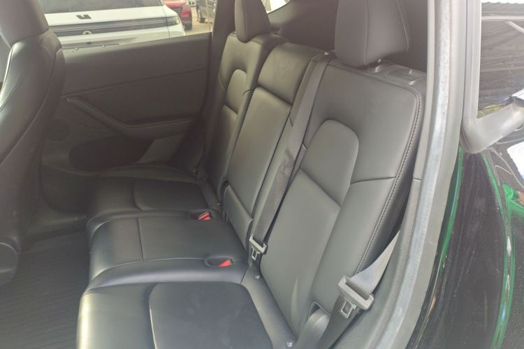 特斯拉 Model Y 2022款 改款 后轮驱动版中控内饰7004