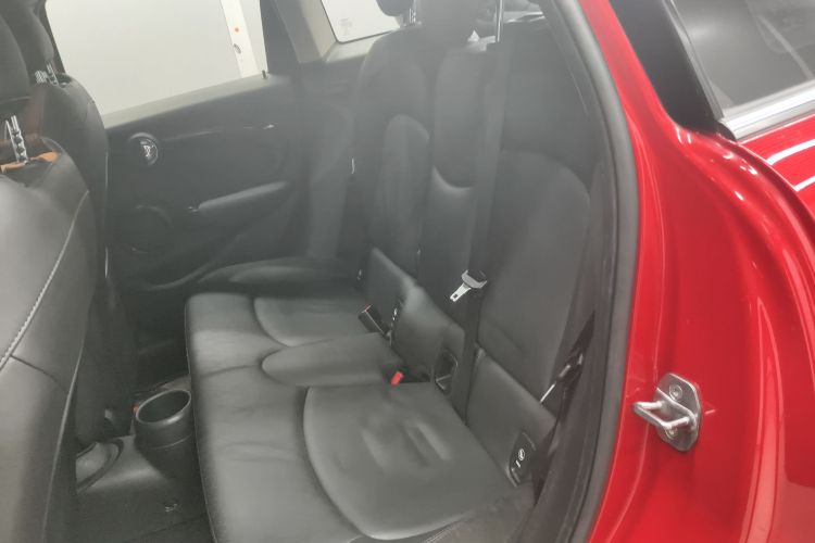 MINI 2019款 2.0T COOPER S 经典派 五门版中控内饰21