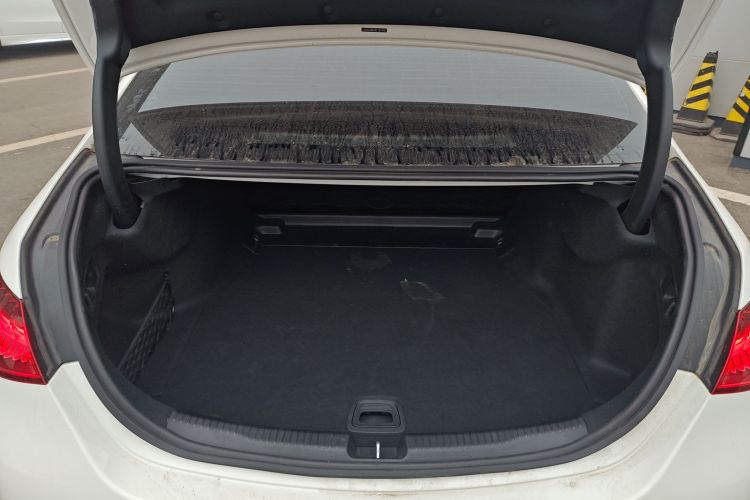 奔驰C级 2024款 C 200 L 运动版局部细节23