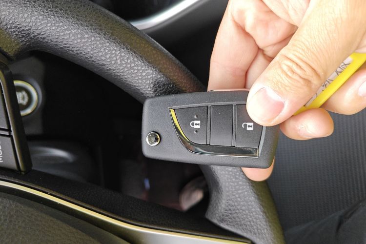 丰田 RAV4荣放 2023款 2.0L CVT两驱都市版中控内饰7001