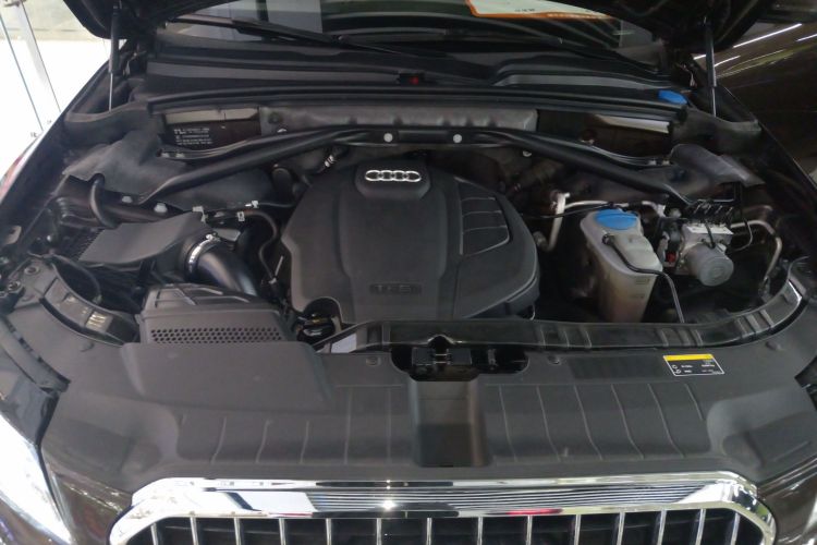 奥迪Q5 2017款 Plus 40 TFSI 技术型机舱底盘24