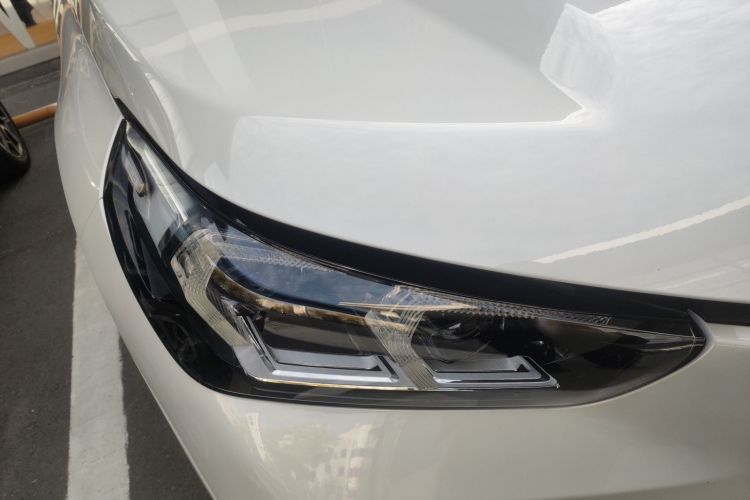 宝马iX1 2023款 eDrive25L X设计套装车身外观8