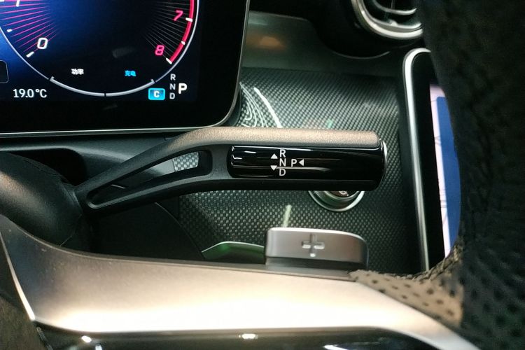 奔驰C级 2023款 改款 C 260 L 运动版局部细节18