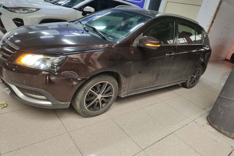 吉利汽车 帝豪 2016款 两厢RS 1.5L 手动向上版车身外观4