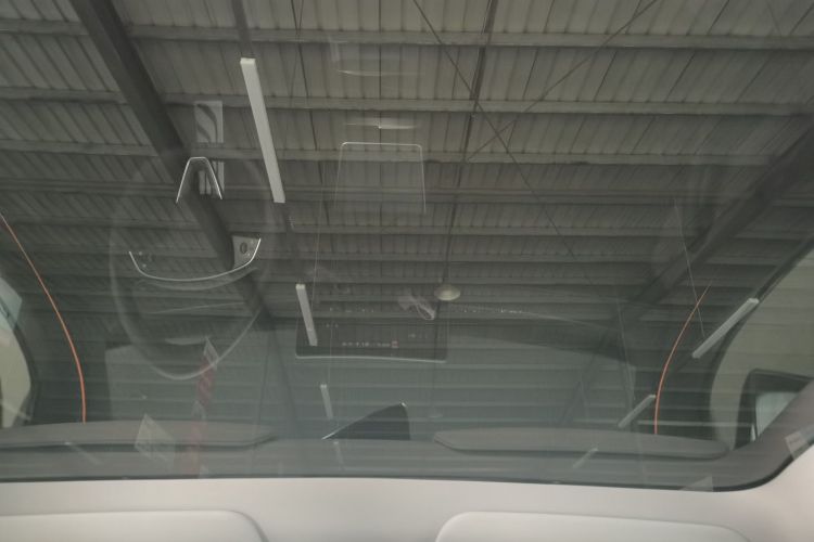 特斯拉 Model Y 2025款 后轮驱动版中控内饰22