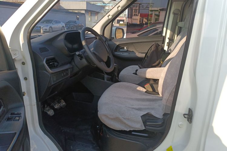 长安凯程 长安睿行M60 2023款 1.5L GDI精英型厢货2座中控内饰19