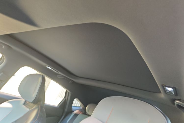 长安UNI-V 2022款 1.5T 尊贵型局部细节22