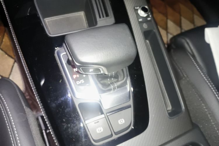 奥迪Q5L 2022款 45T 豪华动感型中控内饰18