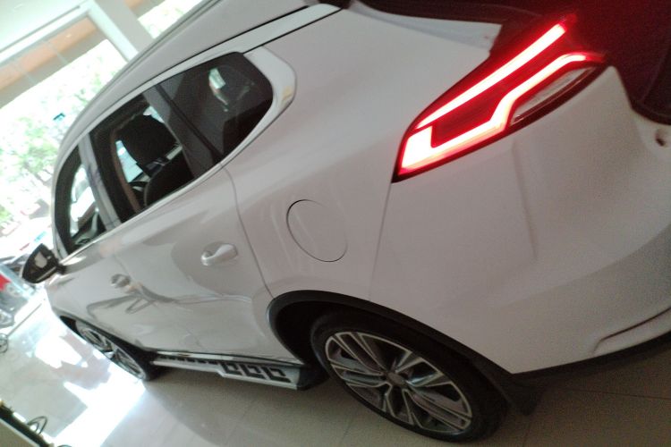 比亚迪 唐 2018款 2.0T 自动智联尊贵型 5座 国V车身外观6003