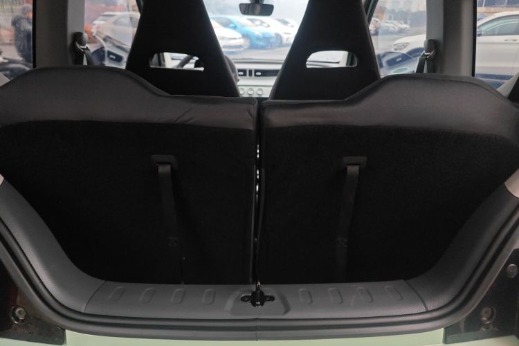 五菱汽车 宏光MINIEV 2021款 马卡龙夹心款 120km 三元锂机舱底盘23