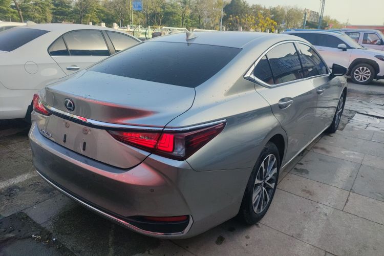 雷克萨斯ES 2022款 200 卓越版车身外观7