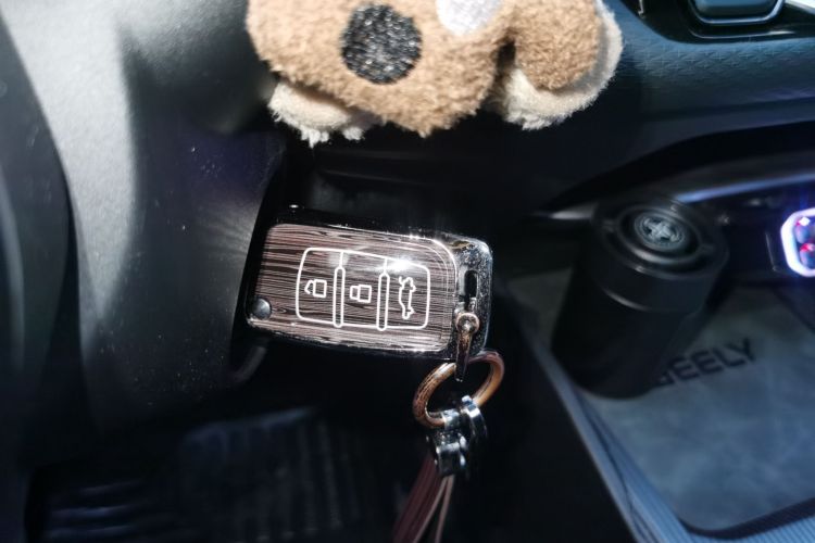 吉利汽车 帝豪 2025款 第4代 1.5L 手动星耀版中控内饰11