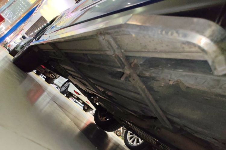 斯巴鲁 森林人 2018款 2.0i 豪华导航版机舱底盘29