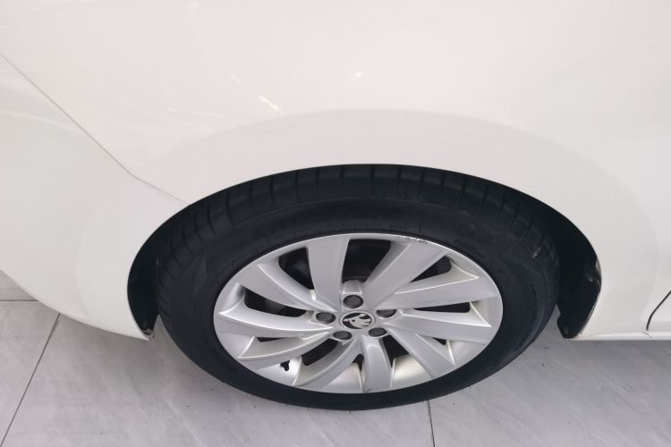 斯柯达 昕锐 2019款 1.5L 自动舒适版 国V车身外观35