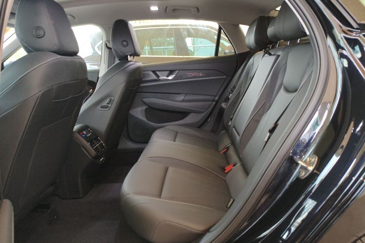 大众 帕萨特 2025款 Pro 380TSI 龙耀版中控内饰21