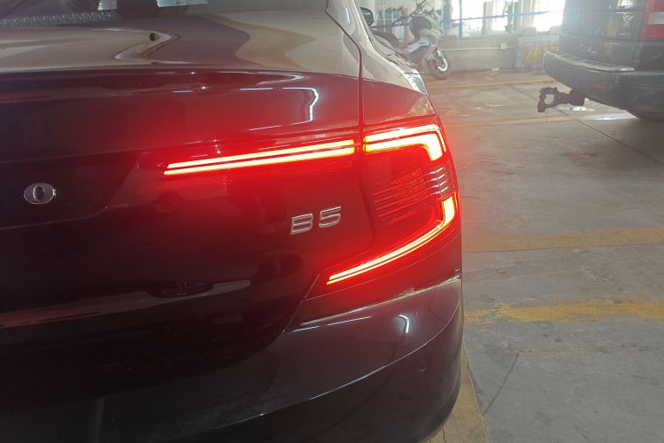 沃尔沃S90 2021款 B5 智远豪华版车身外观9
