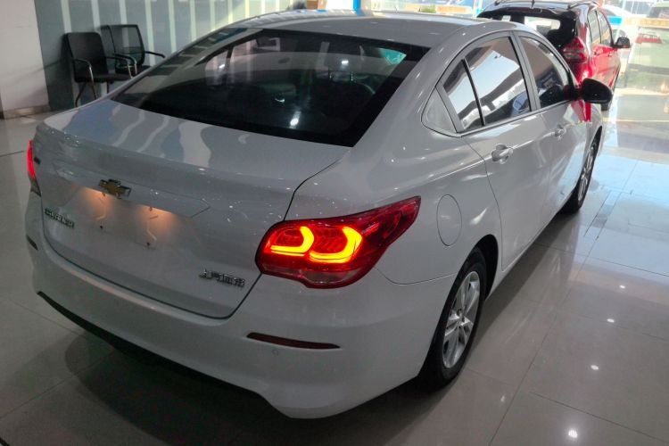 雪佛兰 科沃兹 2019款 320 自动欣悦版车身外观7