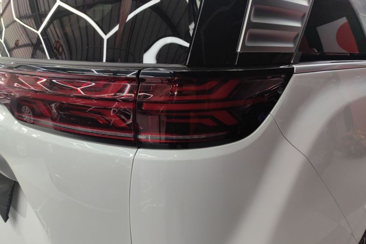 腾势D9 2024款 DM-i 970 豪华型车身外观6006