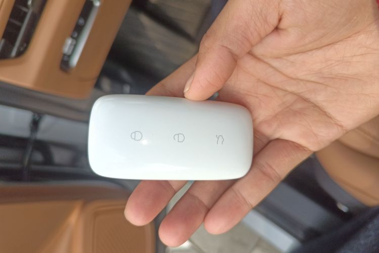 吉利银河 银河L7 2025款 EM-i 115km 探索+版中控内饰11