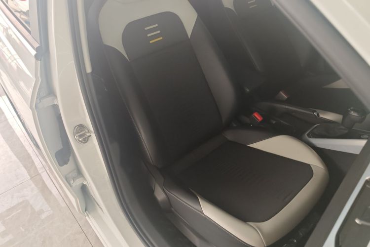 大众 Polo 2023款  Plus 1.5L 自动炫彩科技版局部细节41